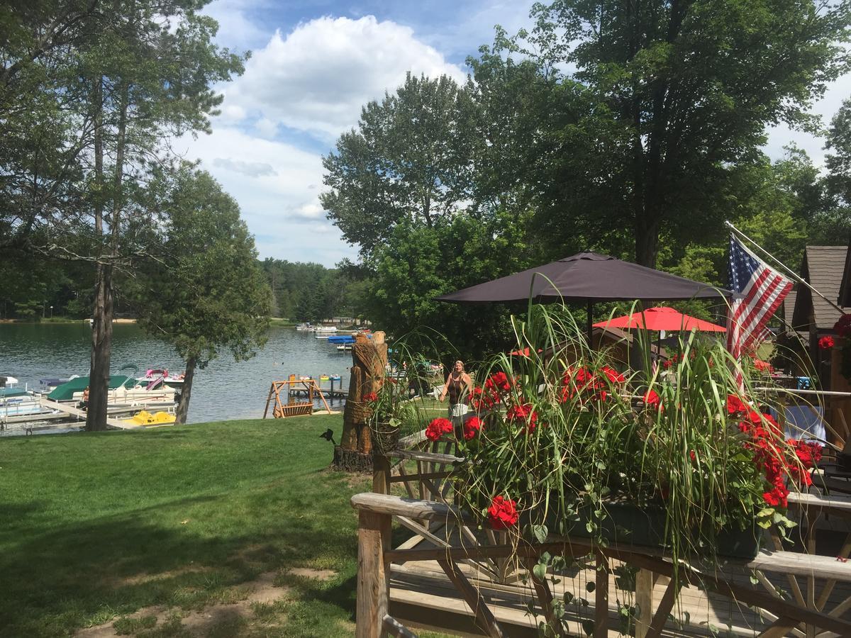 Clear Lake Resort West Branch Exterior photo