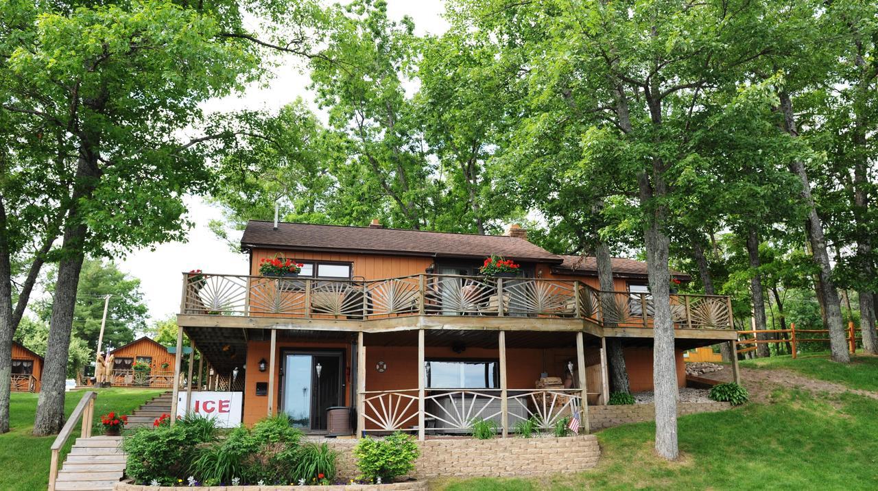 Clear Lake Resort West Branch Exterior photo