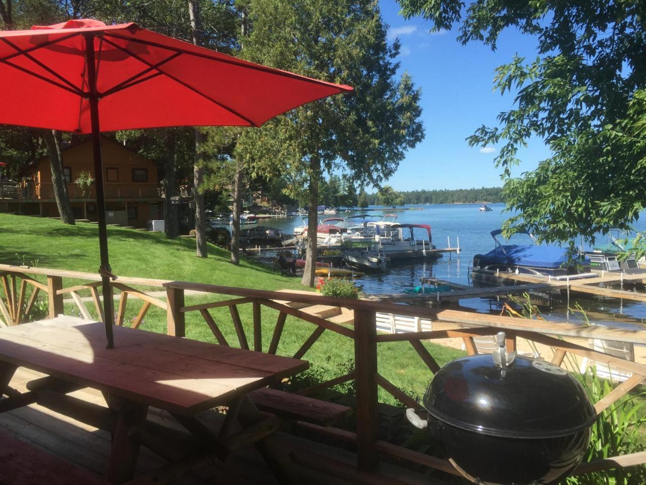 Clear Lake Resort West Branch Exterior photo